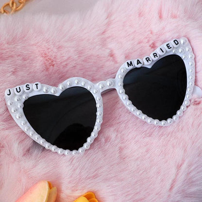 couple just married sunglasses - basil boutique