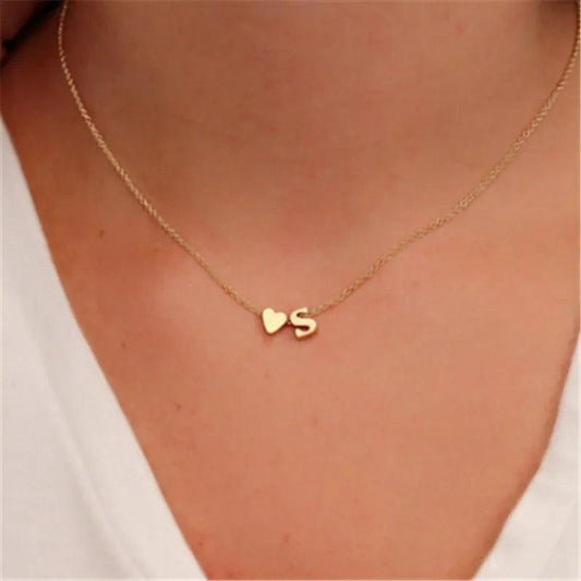 heart dainty initial neckalce - basil boutique