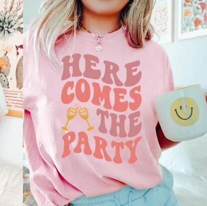 here comes the bride + party t-shirt - basil boutique