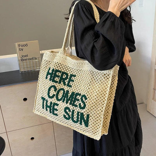 here comes the sun straw shoulder bag - basil boutique