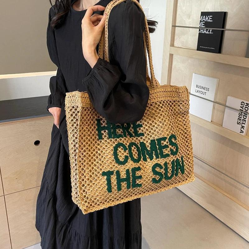 here comes the sun straw shoulder bag - basil boutique