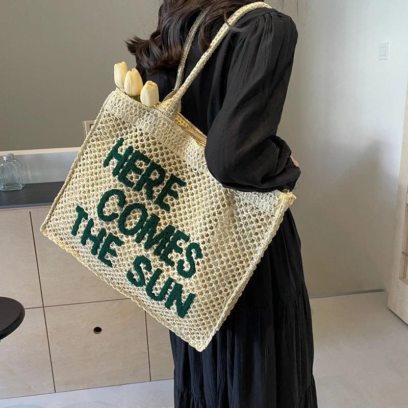 here comes the sun straw shoulder bag - basil boutique